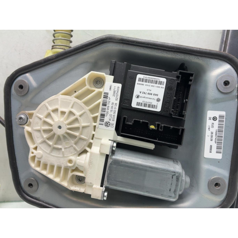Leve vitre electrique avant droit VOLKSWAGEN SCIROCCO 3 Photo n°6