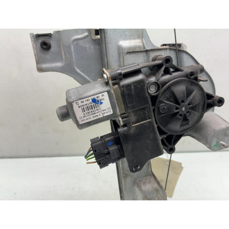Leve vitre electrique avant gauche PEUGEOT 2008 1 Photo n°4