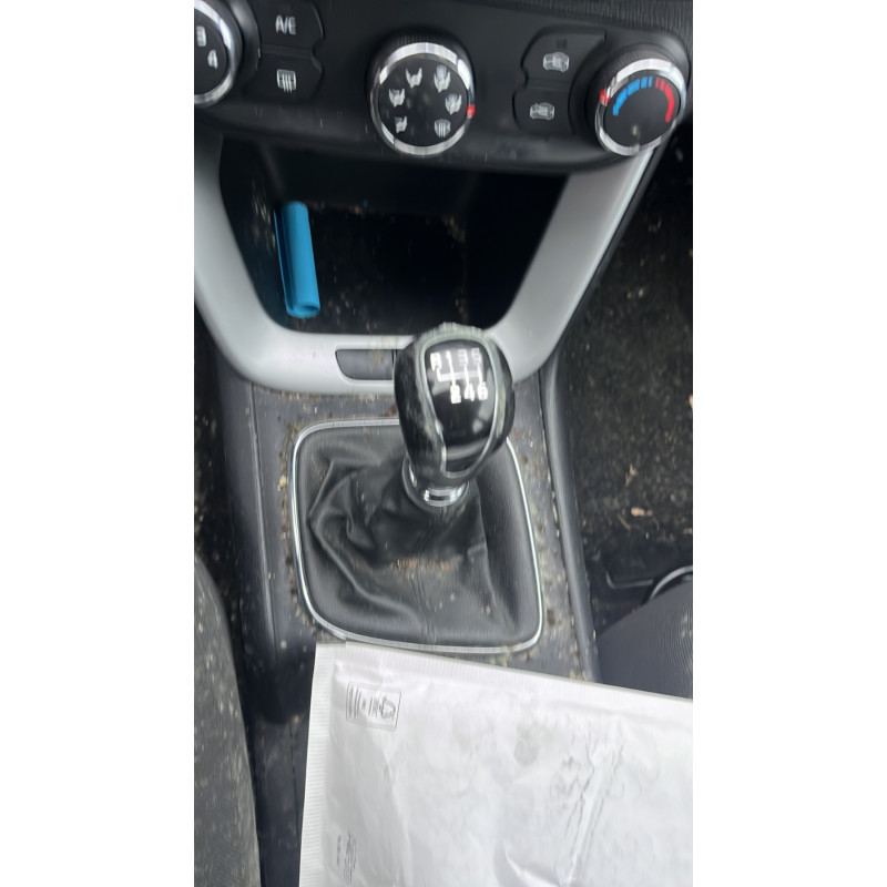Attache ceinture avant droit KIA CEE-D 2 Photo n°13