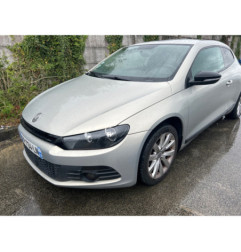 Attache ceinture avant gauche VOLKSWAGEN SCIROCCO 3