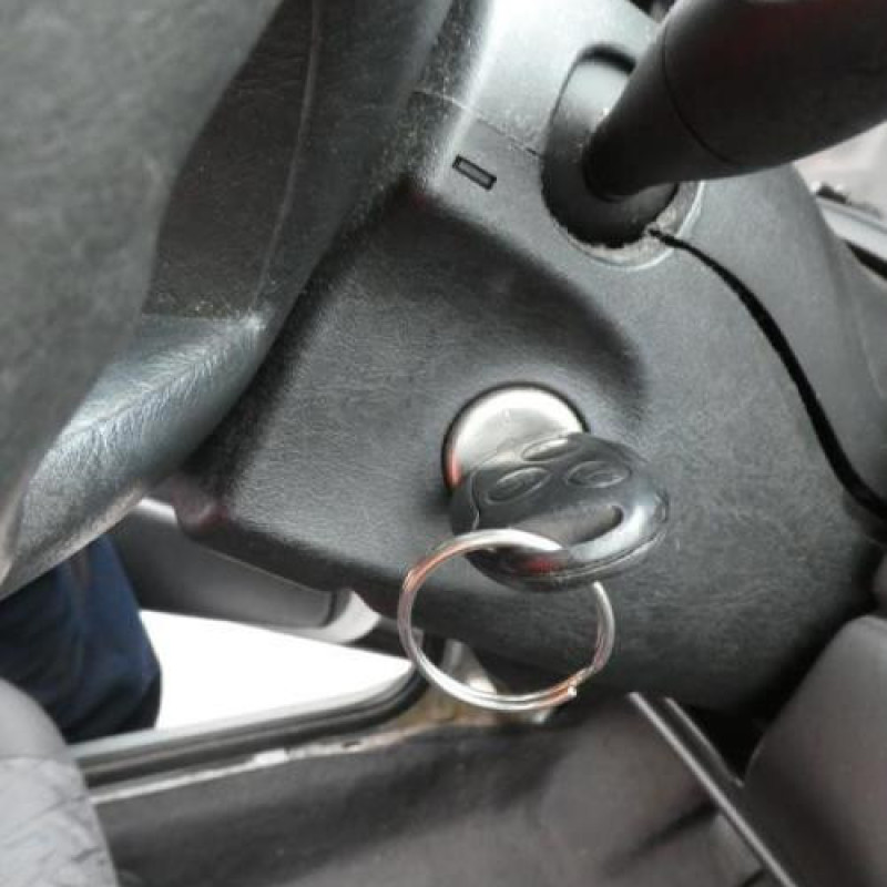 Leve vitre electrique avant droit FORD FOCUS 1 Photo n°13
