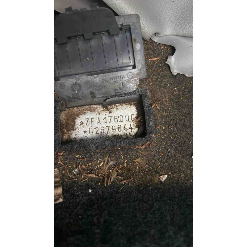 Vitre avant droit FIAT PUNTO 1 Photo n°5