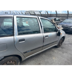 Vitre avant droit FIAT PUNTO 1
