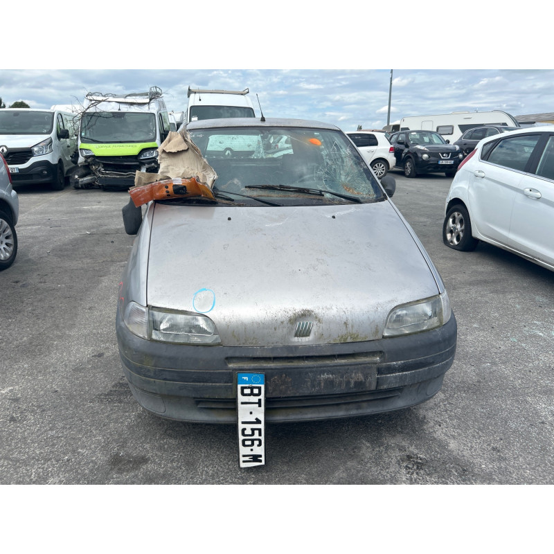 Vitre avant droit FIAT PUNTO 1 Photo n°15