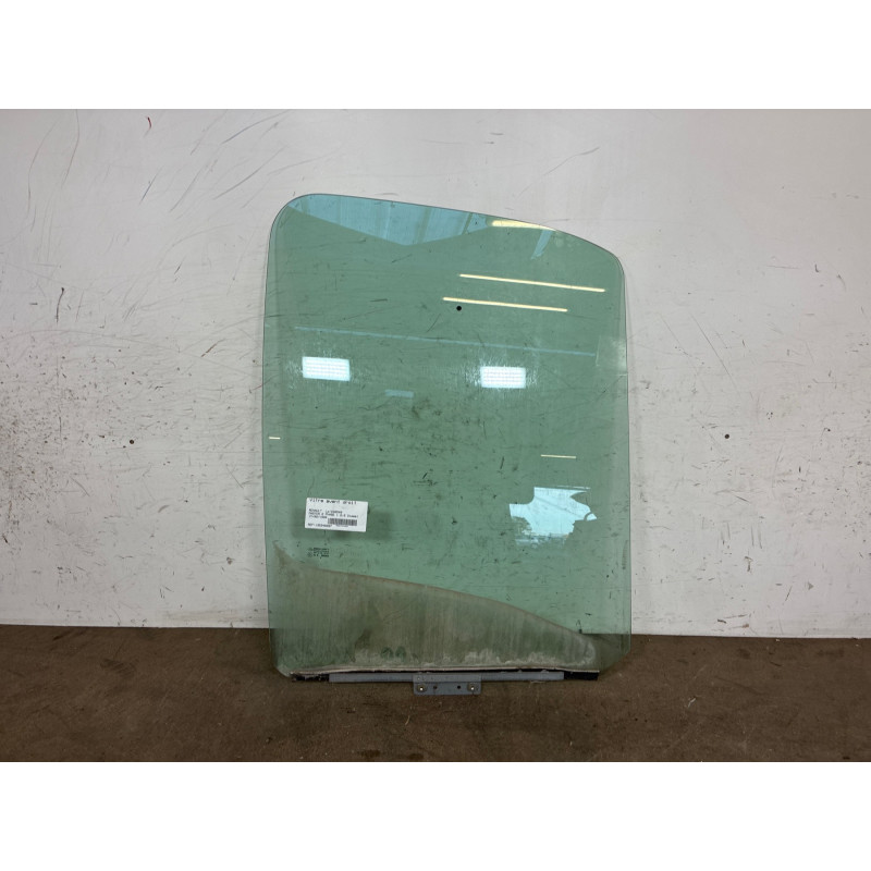 Vitre avant droit RENAULT MASTER 2 Photo n°2