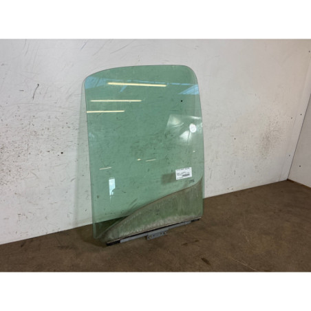 Vitre avant gauche RENAULT MASTER 2 Photo n°1