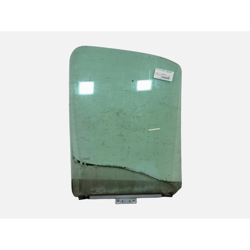 Vitre avant gauche RENAULT MASTER 2 Photo n°4