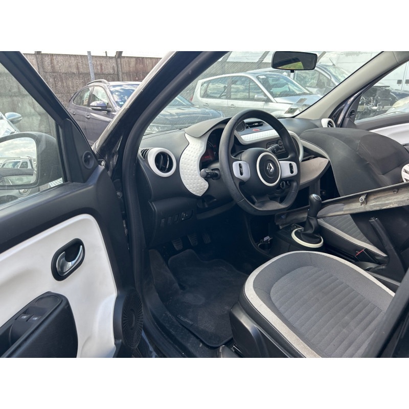 Vitre avant gauche RENAULT TWINGO 3 Photo n°11