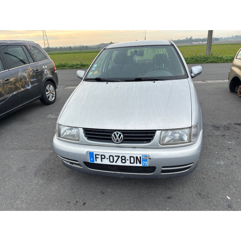 Vitre avant gauche VOLKSWAGEN POLO 3 Photo n°11