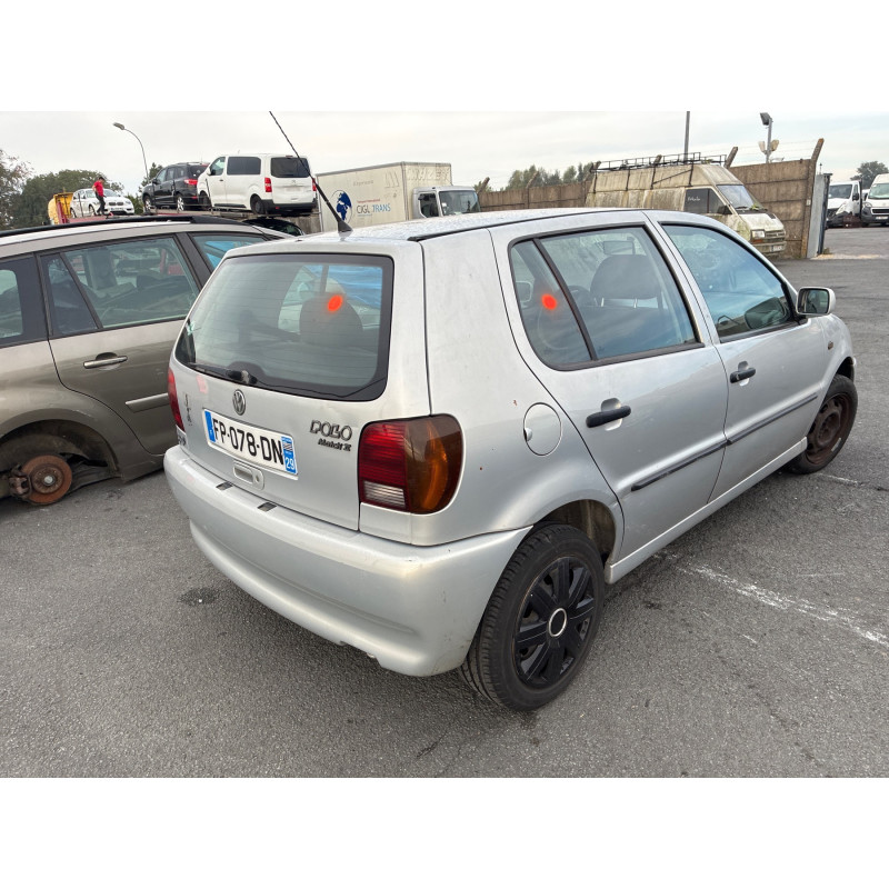 Vitre avant droit VOLKSWAGEN POLO 3 Photo n°6
