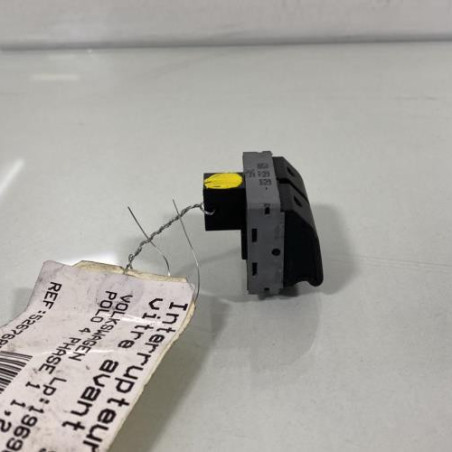 Interrupteur de leve vitre avant gauche VOLKSWAGEN POLO 4