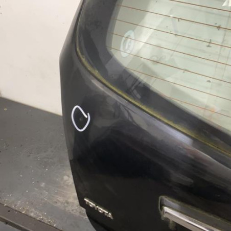 Malle/Hayon arriere TOYOTA COROLLA VERSO 2