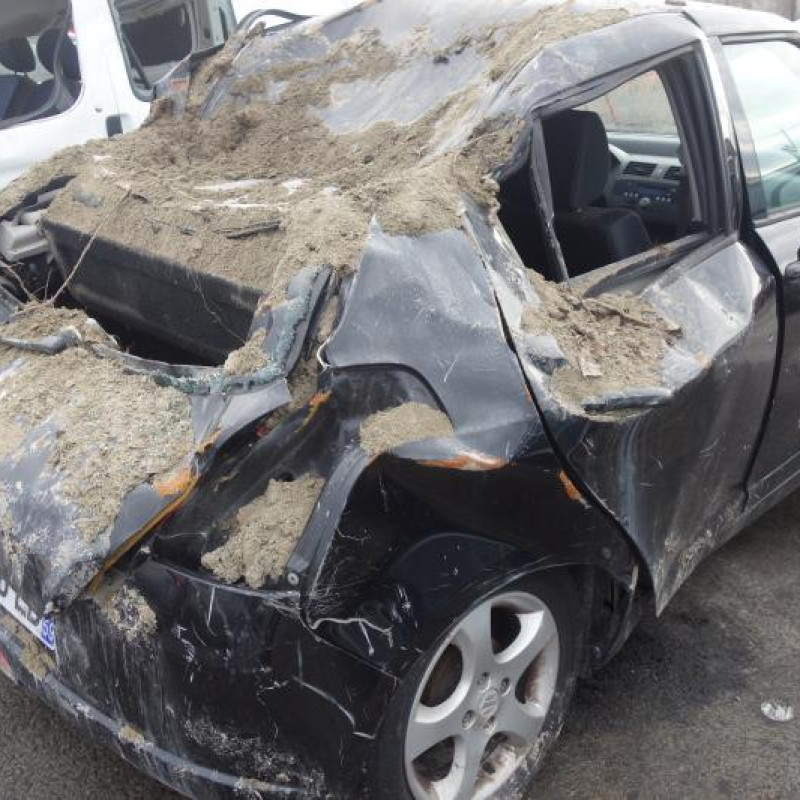Charniere de capot SUZUKI SWIFT 3 Photo n°4