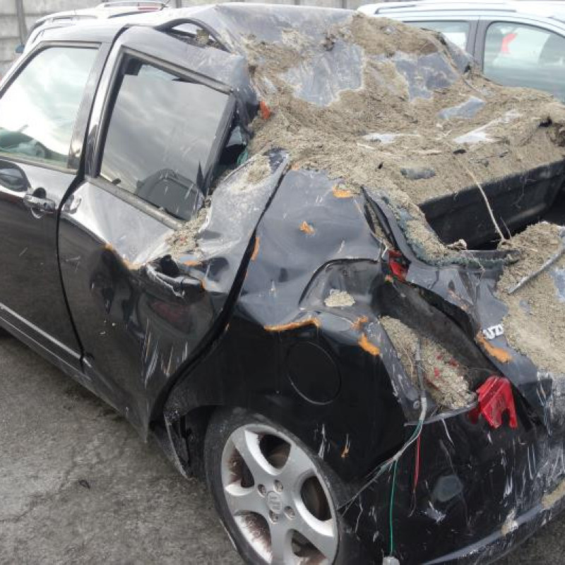 Charniere de capot SUZUKI SWIFT 3 Photo n°5