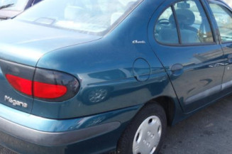 Malle/Hayon arriere RENAULT MEGANE 1