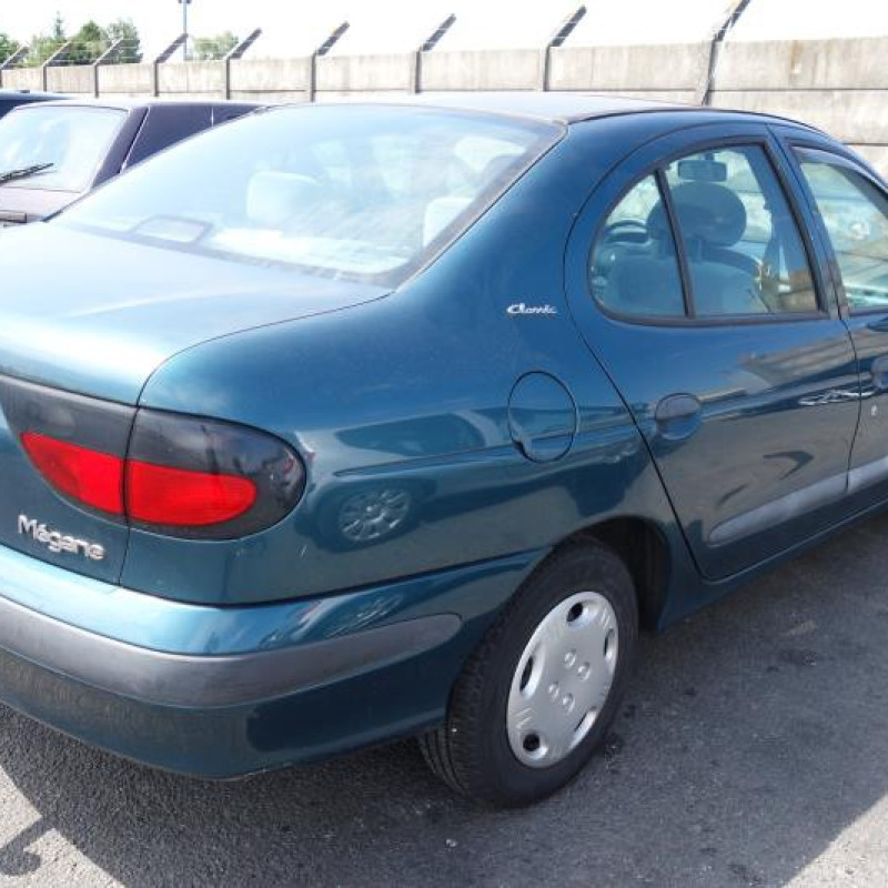 Malle/Hayon arriere RENAULT MEGANE 1 Photo n°7