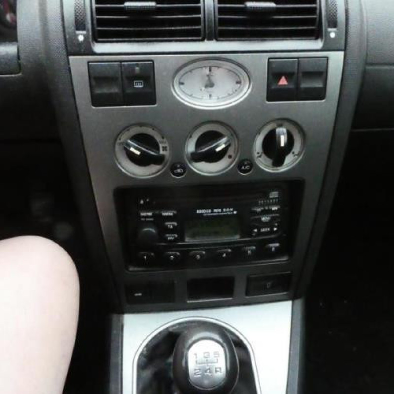 Etrier avant droit (freinage) FORD MONDEO 2 Photo n°8