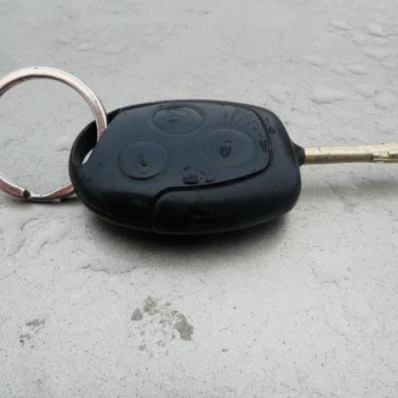 Etrier avant droit (freinage) FORD MONDEO 2 Photo n°10