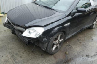 Malle/Hayon arriere OPEL TIGRA 2
