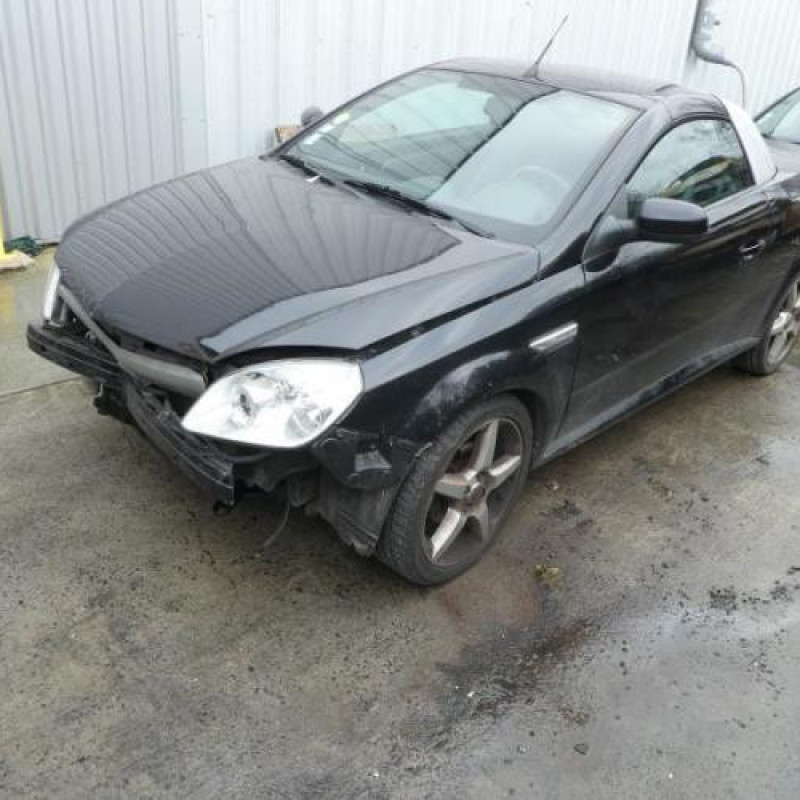 Malle/Hayon arriere OPEL TIGRA 2 Photo n°4