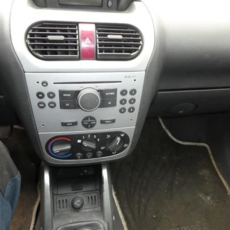 Malle/Hayon arriere OPEL TIGRA 2 Photo n°9