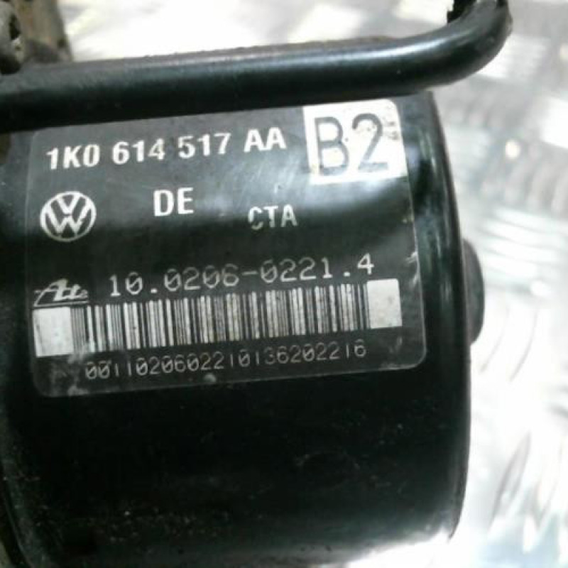 Bloc ABS (freins anti-blocage) VOLKSWAGEN GOLF 5 Photo n°2