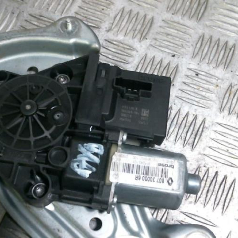 Leve vitre electrique avant droit RENAULT MEGANE 3 Photo n°2