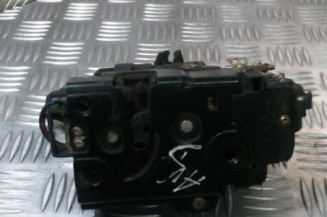 Serrure avant droit VOLKSWAGEN GOLF 4 Photo n°1