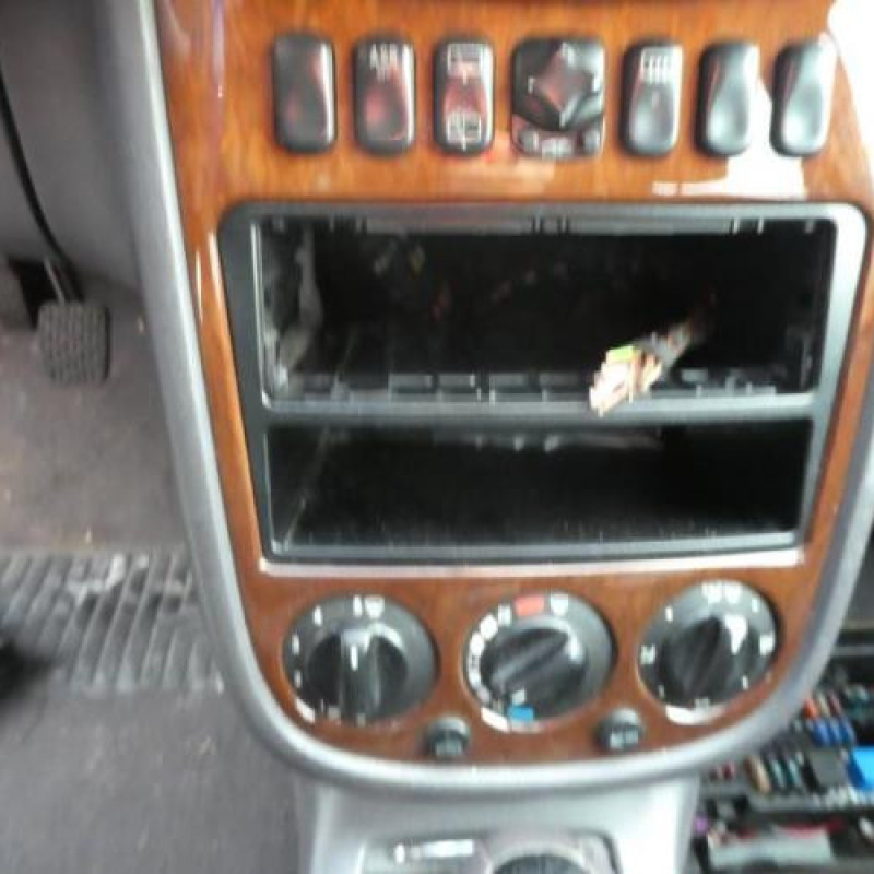 Leve vitre electrique avant gauche MERCEDES CLASSE A 168 Photo n°9