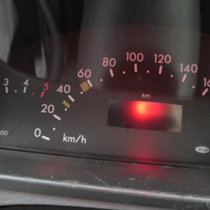Leve vitre electrique avant gauche MERCEDES CLASSE A 168 Photo n°10