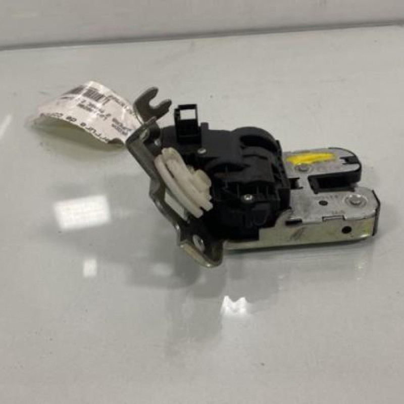 Serrure de coffre SKODA SUPERB 2 Photo n°4