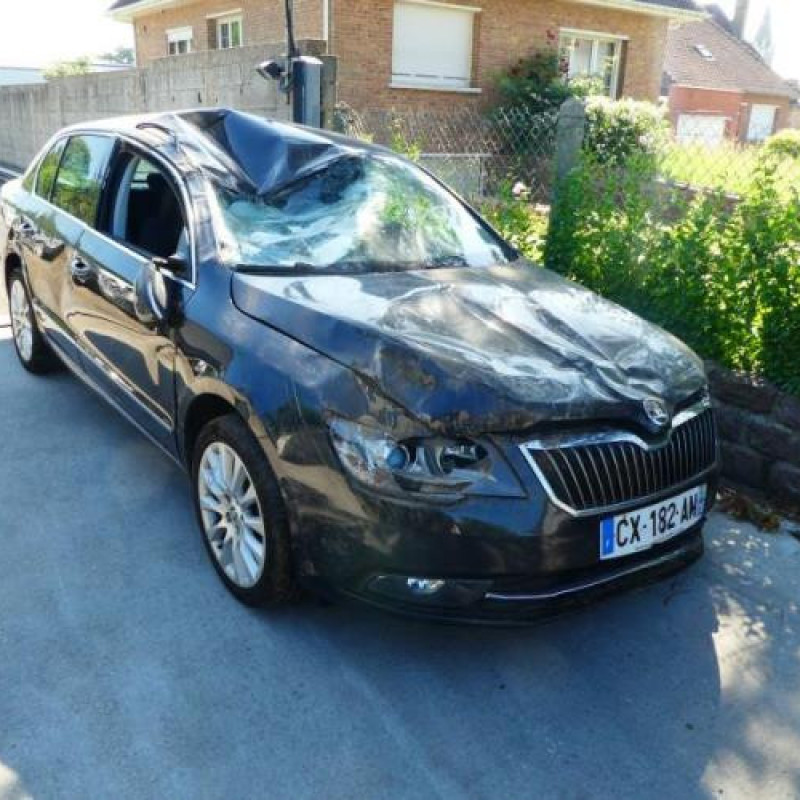 Serrure de coffre SKODA SUPERB 2 Photo n°8