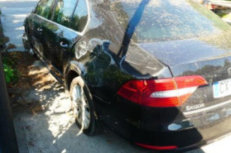 Serrure de coffre SKODA SUPERB 2