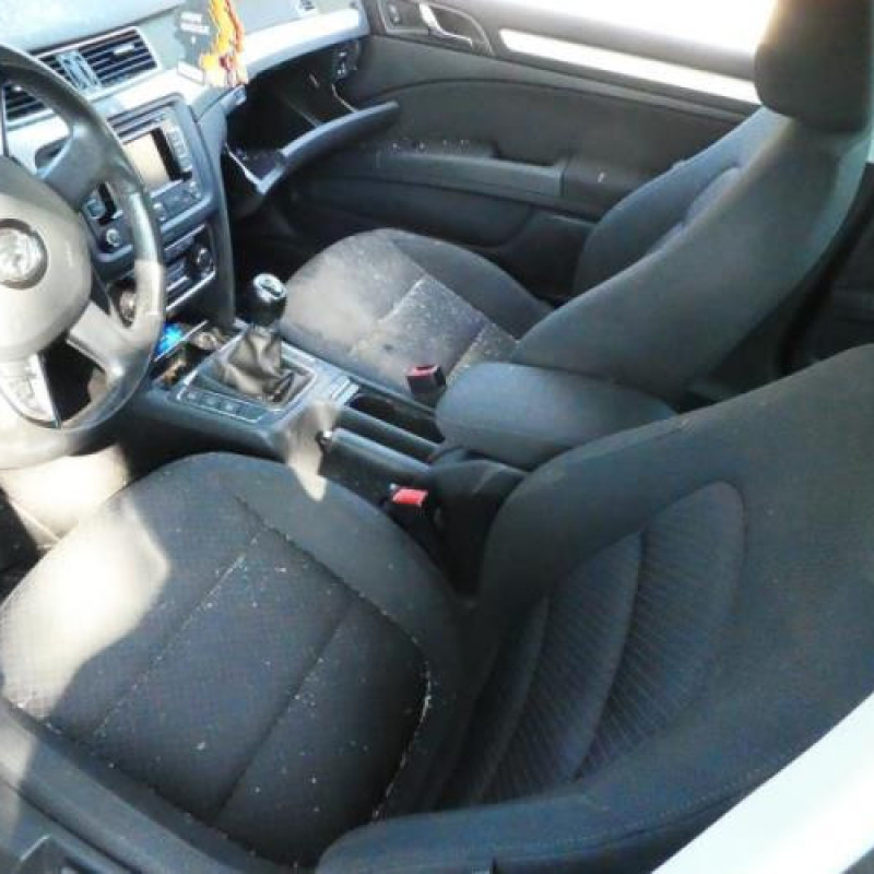 Serrure de coffre SKODA SUPERB 2 Photo n°11