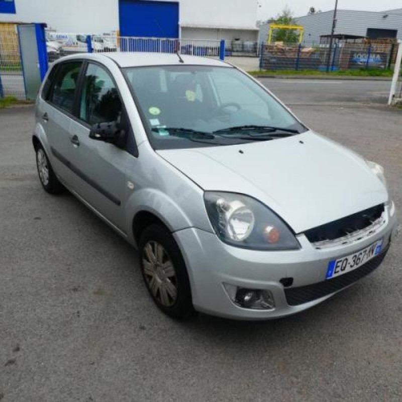 Alternateur FORD FIESTA 5 Photo n°4
