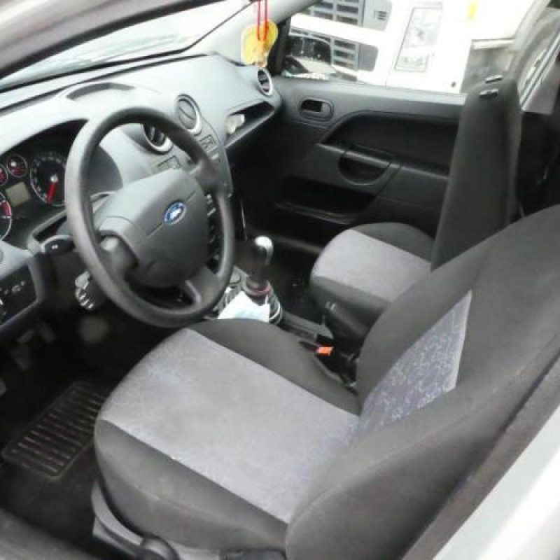 Alternateur FORD FIESTA 5 Photo n°7