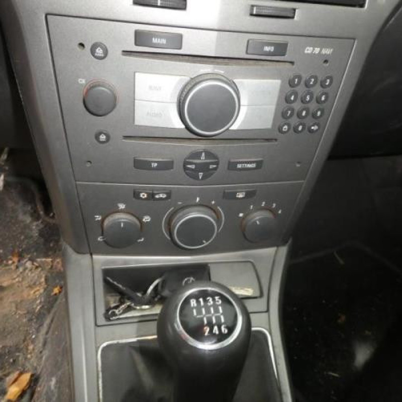 Malle/Hayon arriere OPEL ASTRA H Photo n°10