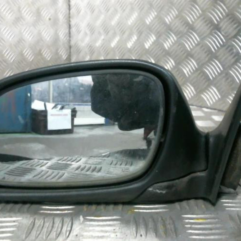 Retroviseur gauche HYUNDAI PONY 3 Photo n°1