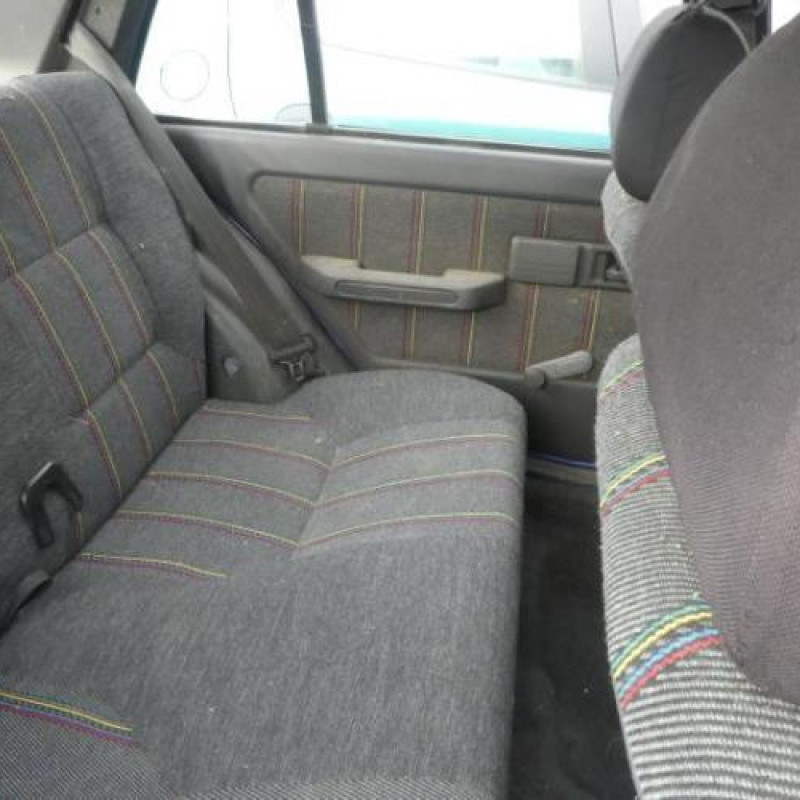 Porte avant droit PEUGEOT 309 Photo n°13