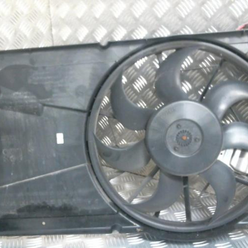 Moto ventilateur radiateur VOLVO C 30 Photo n°3