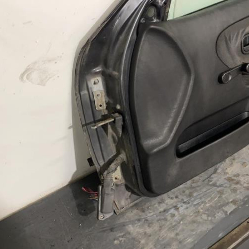 Porte avant droit BMW SERIE 3 E36 Photo n°5