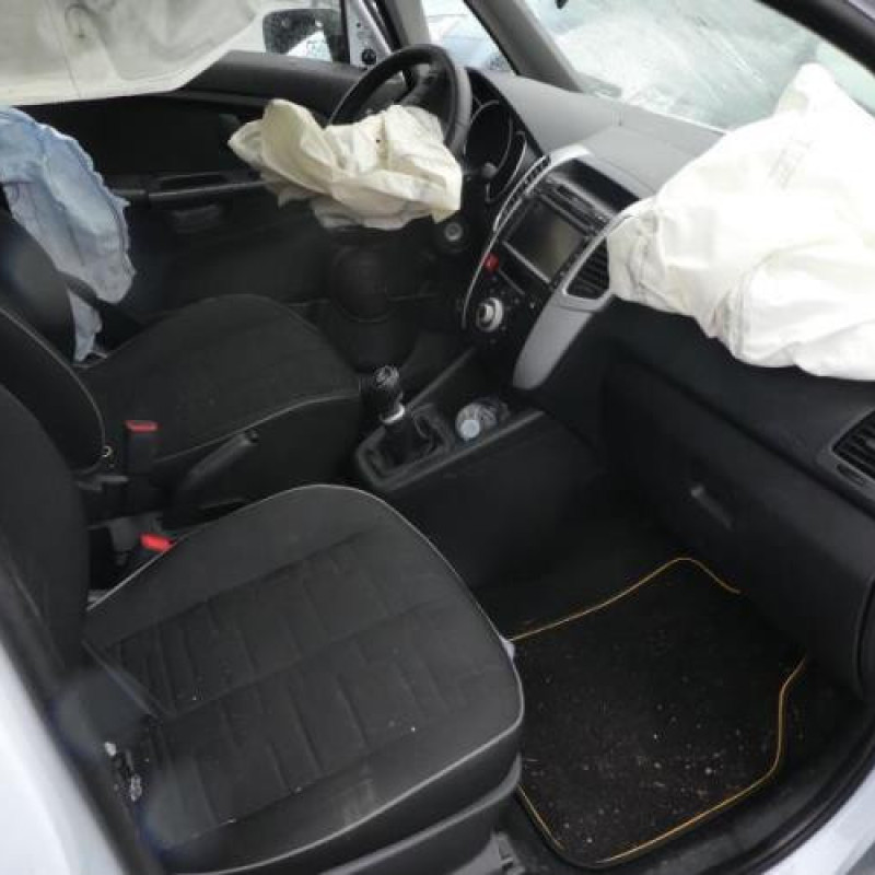 Alternateur KIA VENGA Photo n°8