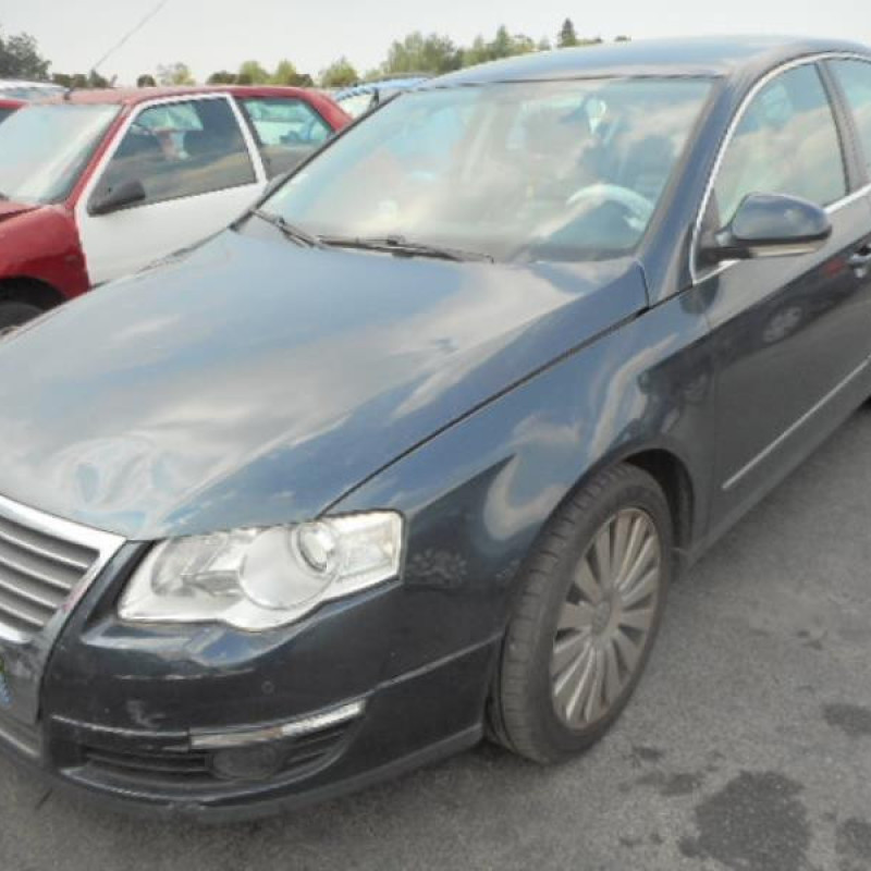 Etrier avant droit (freinage) VOLKSWAGEN PASSAT 5 Photo n°2