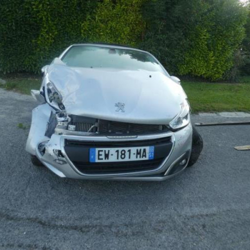 Leve vitre electrique avant droit PEUGEOT 208 1 Photo n°4