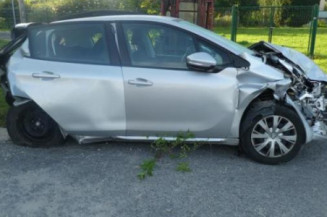 Leve vitre electrique avant droit PEUGEOT 208 1