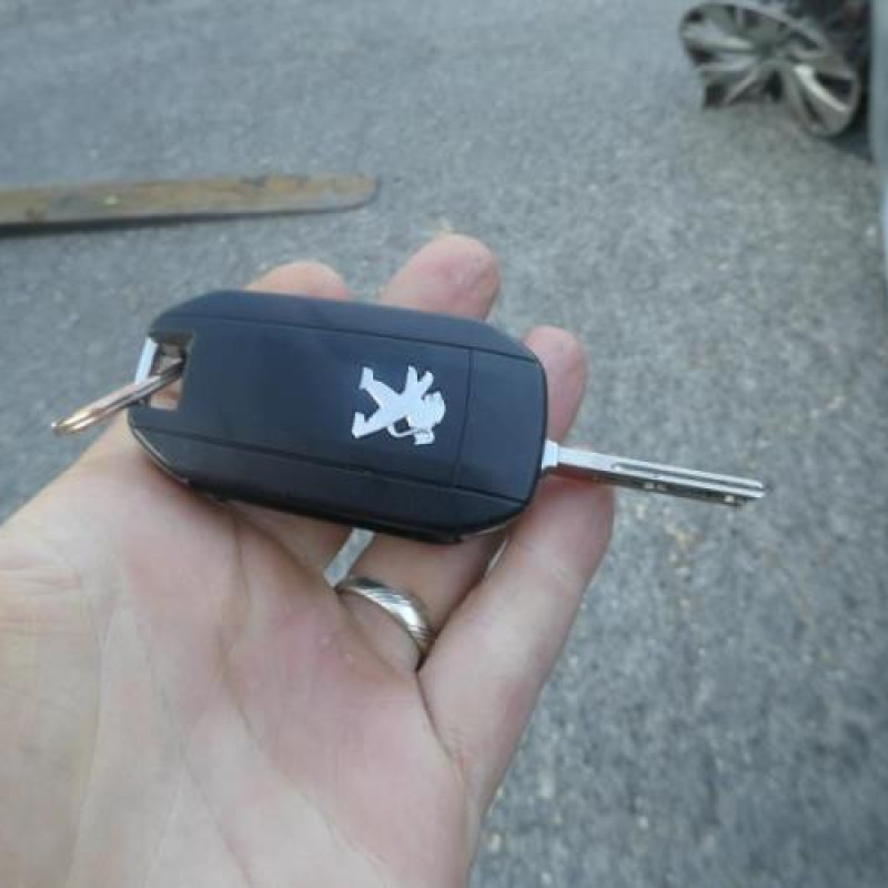 Leve vitre electrique avant droit PEUGEOT 208 1 Photo n°13