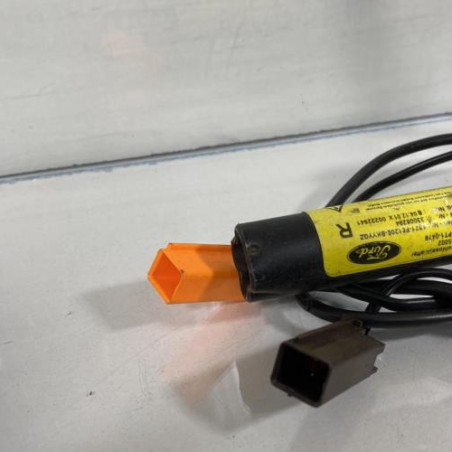 Pretensionneur de ceinture avant droit FORD MONDEO 2
