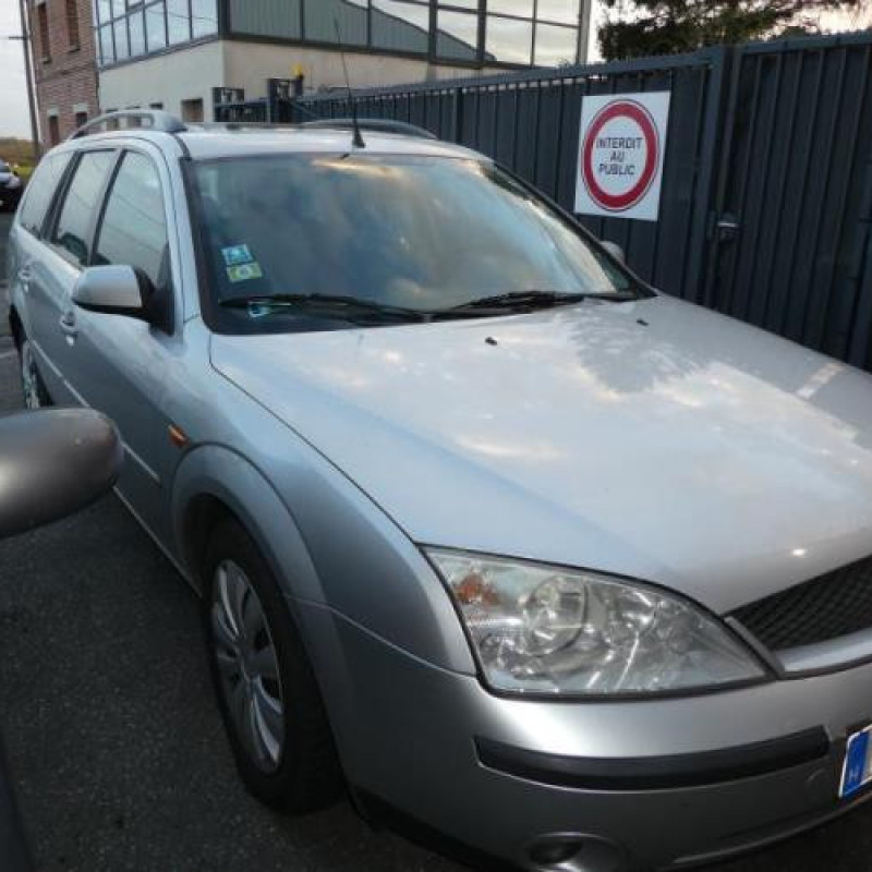 Pretensionneur de ceinture avant droit FORD MONDEO 2 Photo n°5