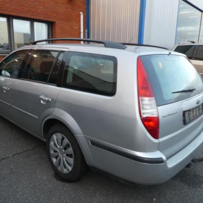 Pretensionneur de ceinture avant droit FORD MONDEO 2 Photo n°7