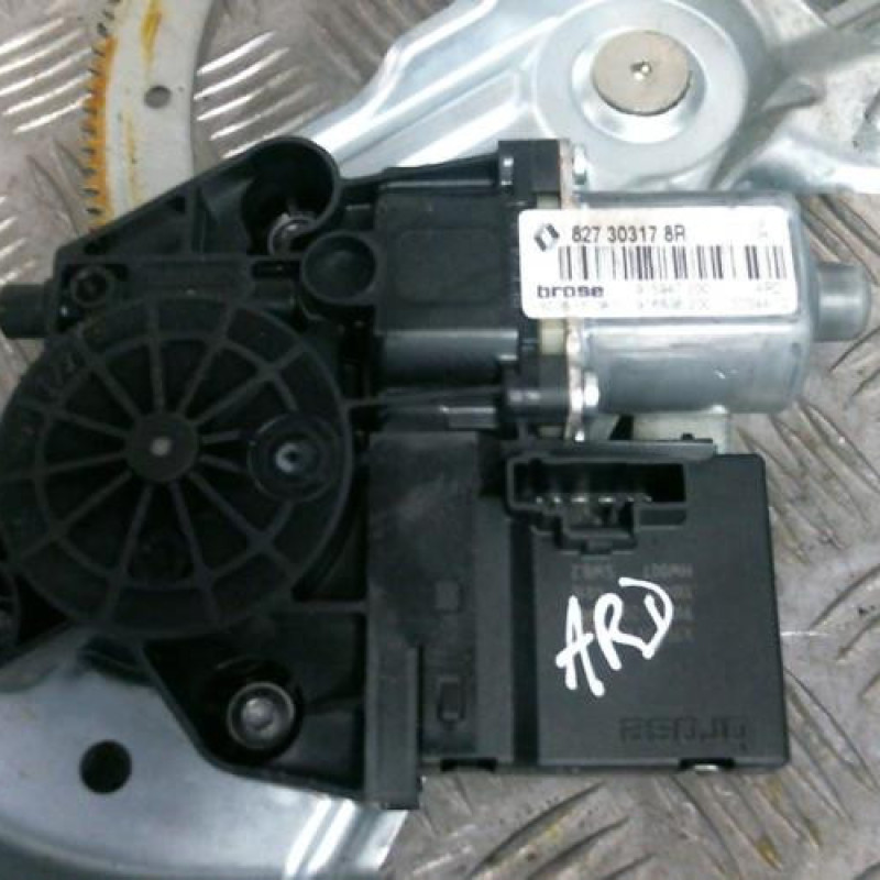 Leve vitre electrique arriere droit RENAULT SCENIC 3 Photo n°2